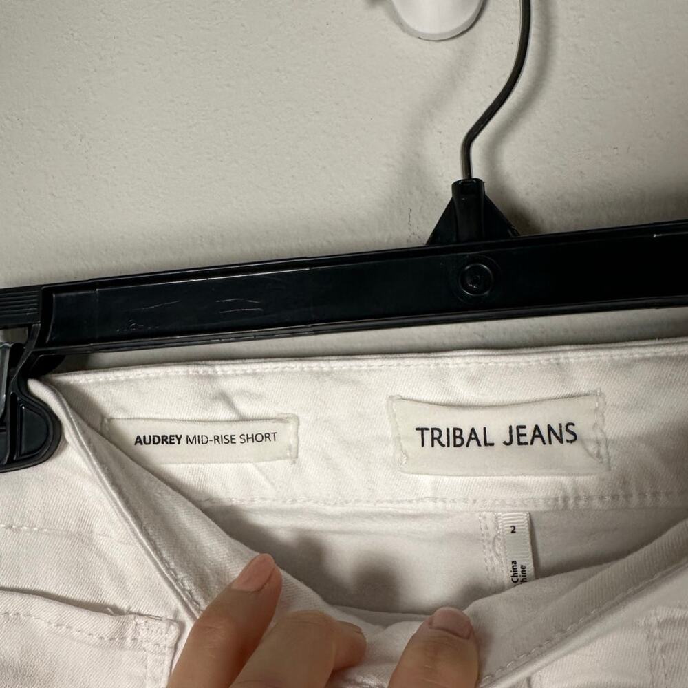 Tribal Jeans The Audrey Mid-Rise Short White Bermuda Cotton Blend Women's 2 - Picture 3 of 3